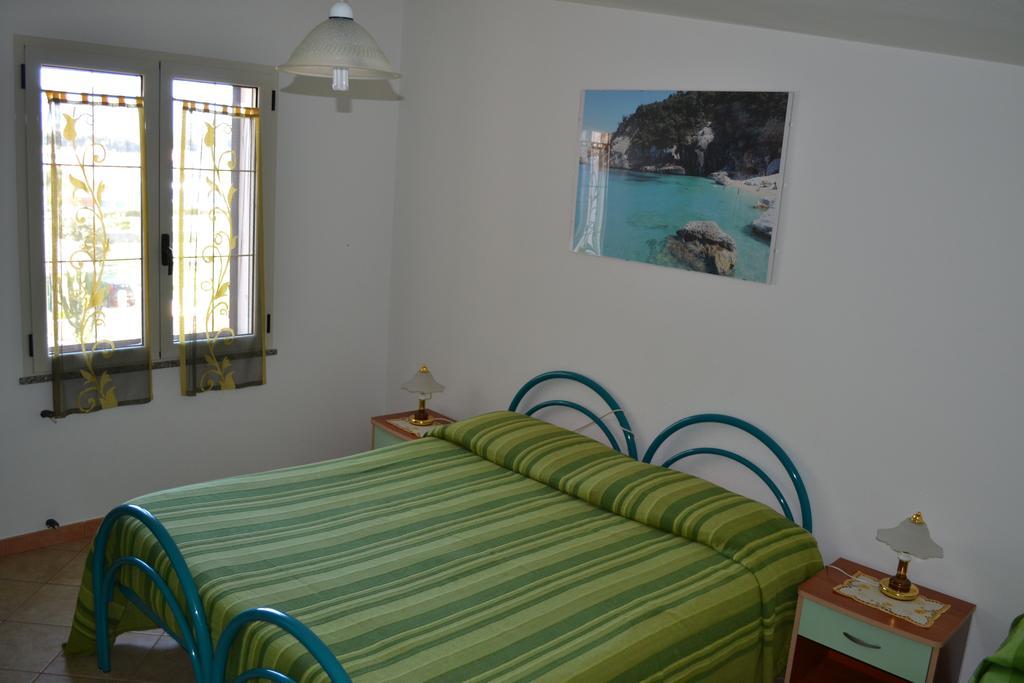Marina'S Apartment Ogliastra Лотцорай Стая снимка