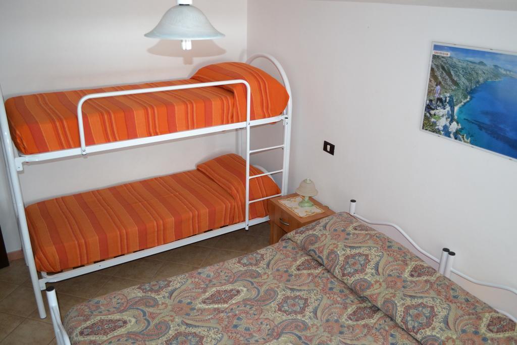 Marina'S Apartment Ogliastra Лотцорай Стая снимка